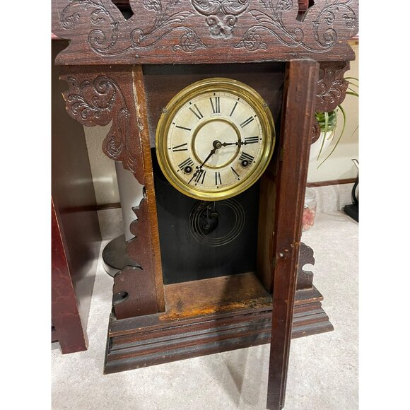 Antique Sessions Gingerbread Wooden Mantel Clock With Ornate Design & Glass Disp - Picture 2 of 7